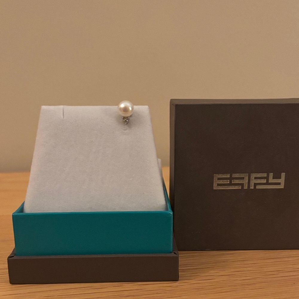 Single Pearl Stud Earring